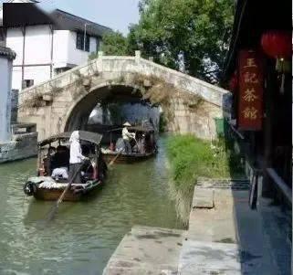 二十四节气与农业发展之间有着怎样的联系?农户是如何根据节气进行耕收的?,解锁你的疑问密码